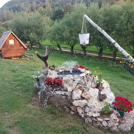 Etno Domacinstvo Saponjic Casa de hóspedes